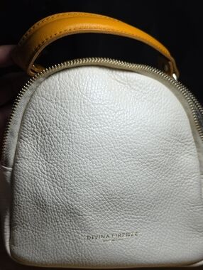 Divina Firenze White Leather Top-Handle Bag with Yellow Accent